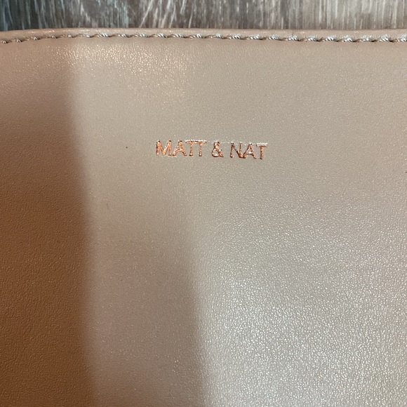 Matt & Nat Large Vegan Leather Tan Purse - Picture 2 of 13